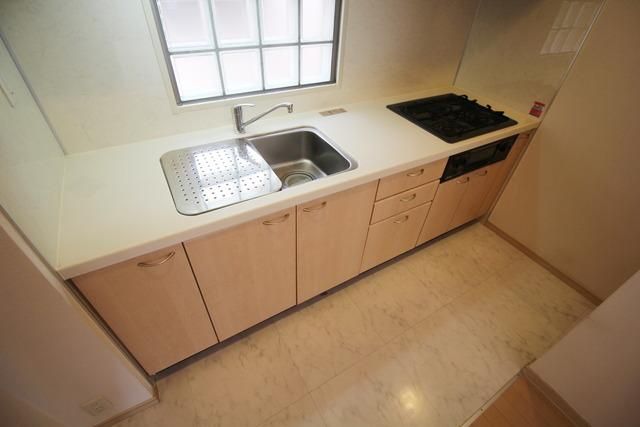 キッチン　※別部屋参考写真