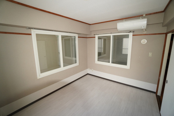 居室・リビング　※別号室の写真です。