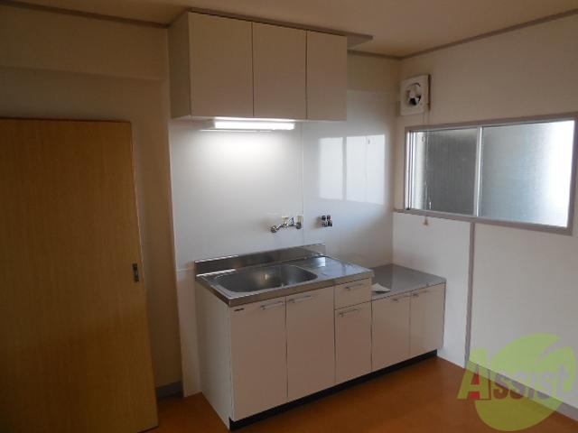 キッチン　シンプルなキッチン。ガスコンロ設置可能