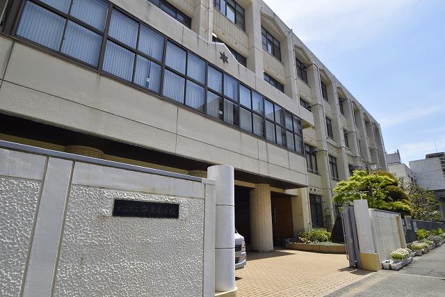 小学校　中津小学校（小学校）まで703m