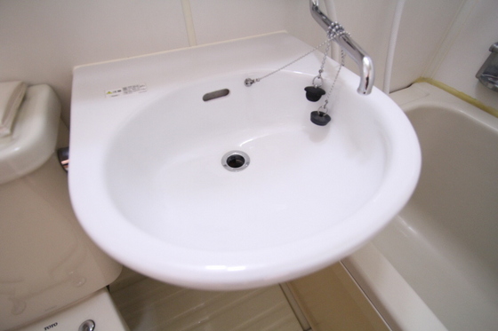 洗面設備　※別号室の写真です