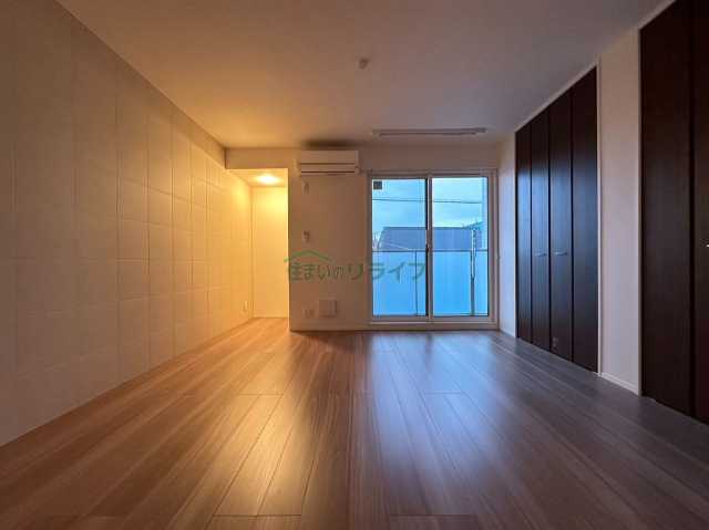 居室・リビング　別室参考画像です