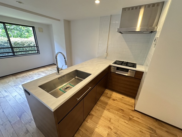 キッチン　別部屋参考写真です