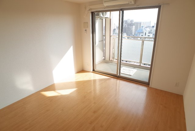 アルファレガロ甲南山手の居間写真
