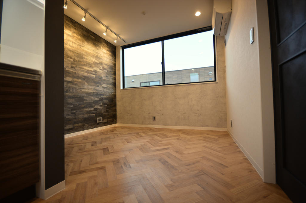 その他　リビングには大きな窓付。