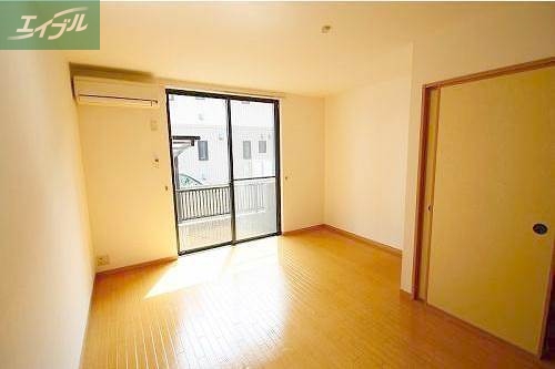 居室・リビング　洋室８帖