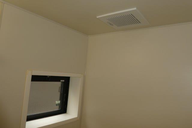 その他部屋・スペース　窓