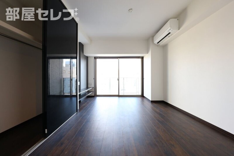 居室・リビング　９０２号室写真