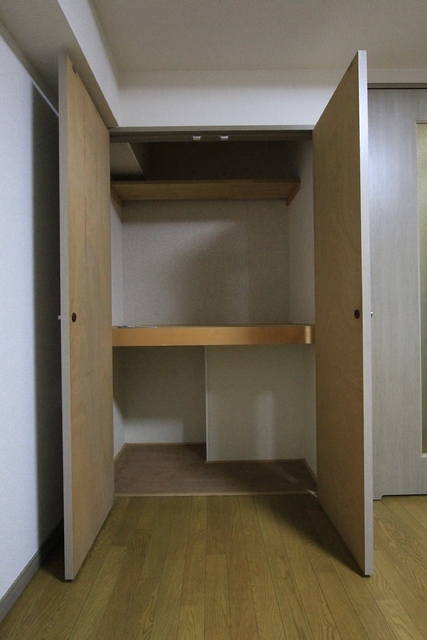 収納　※床の色は白です