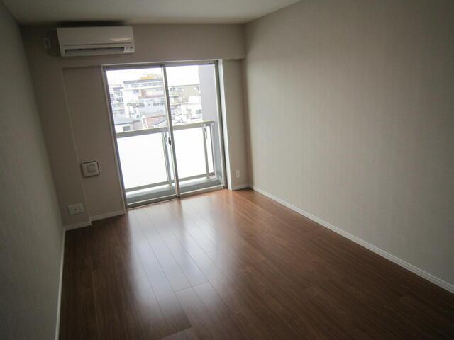 居室・リビング　?