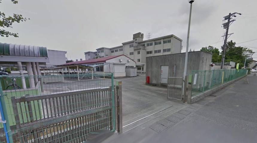 中学校　周南中学校（中学校）まで978m