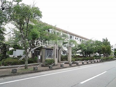 小学校　助任小学校（小学校）まで1464m
