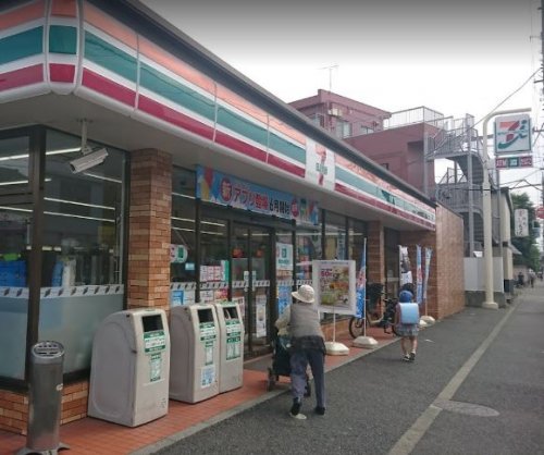 コンビニ　セブンイレブン 板橋赤塚2丁目店（コンビニ）まで688m
