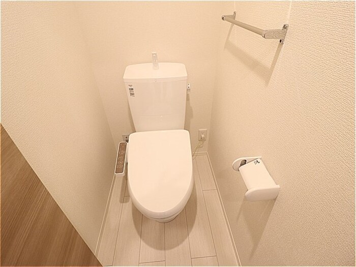 トイレ　温水洗浄暖房便座