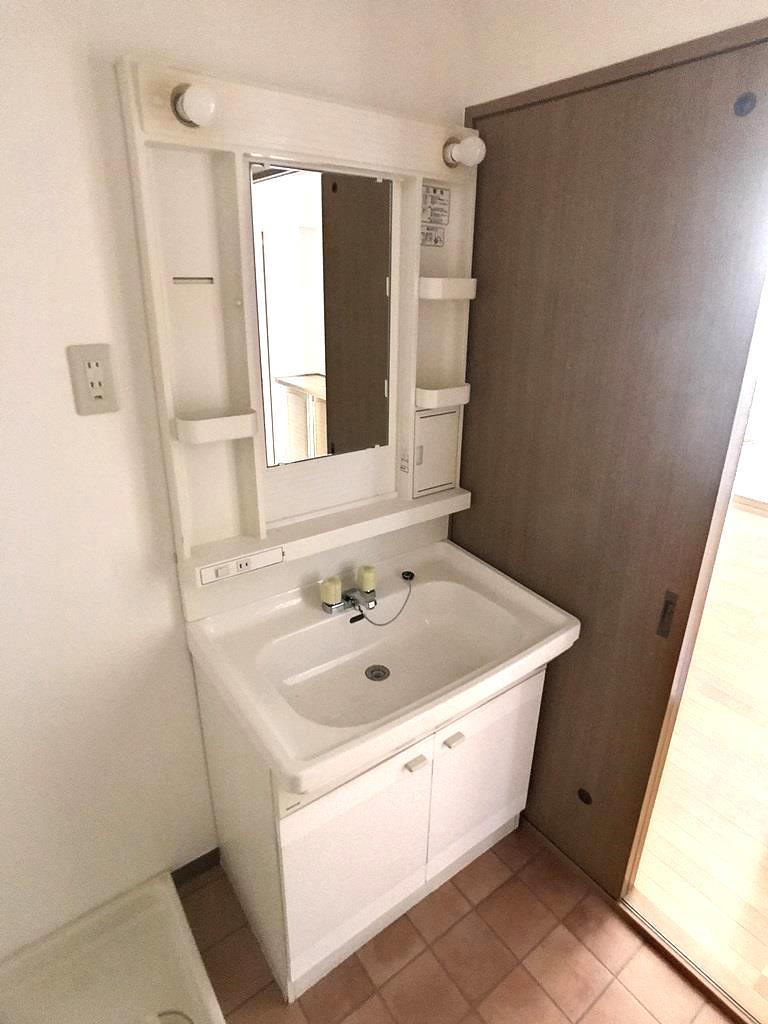 洗面設備　※202号参照