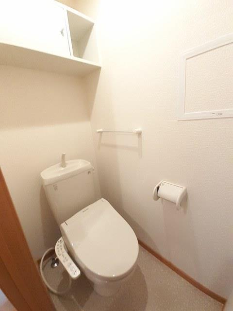 トイレ　温水洗浄暖房便座