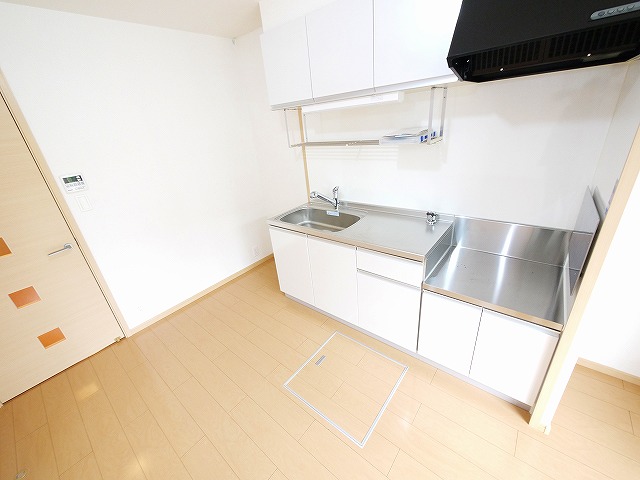 キッチン　コンパクトなキッチンで掃除もラクラク