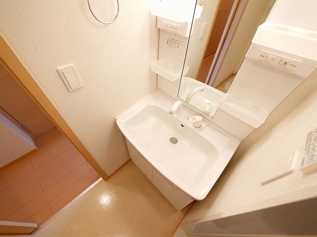 洗面設備　脱衣スペースもあります