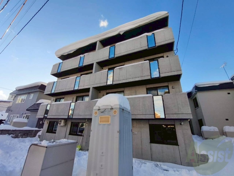 建物外観　札幌市東区北２３条「ＪＥＥＫ　ＢＬＡＵ　ＭＯＴＯＭＡＣＨＩ」