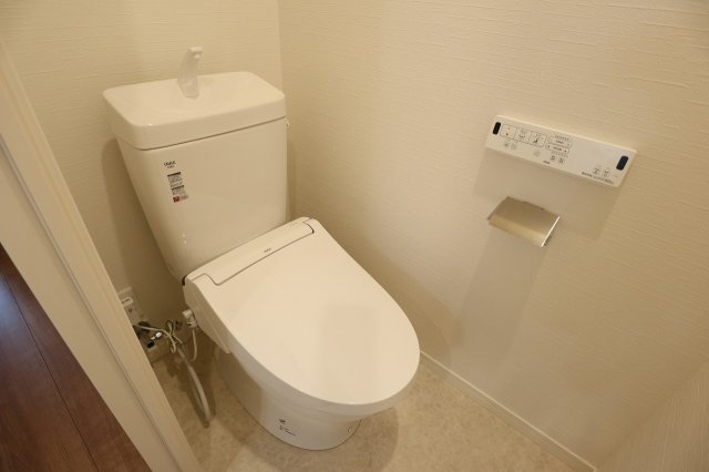 トイレ　別号室のものです。現状優先になります。