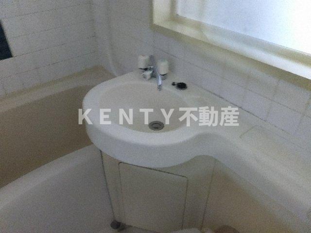 洗面設備　脱衣スペースもあります