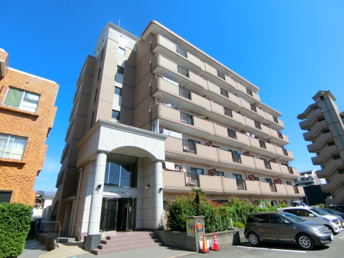 建物外観　上村建設施工のオートロック・防犯カメラ・エレベーター・追炊き