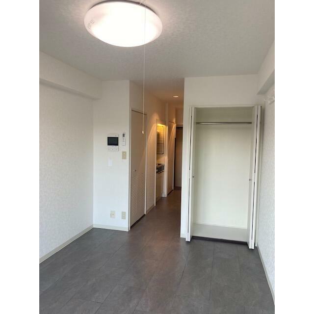 居室・リビング　反転間取参照