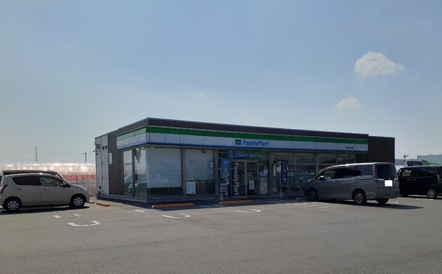 コンビニ　ファミリーマート前橋小屋原町店（コンビニ）まで400m