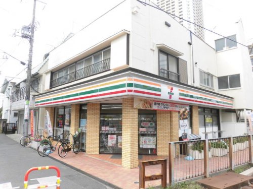 コンビニ　セブンイレブン 八幡店（コンビニ）まで525m