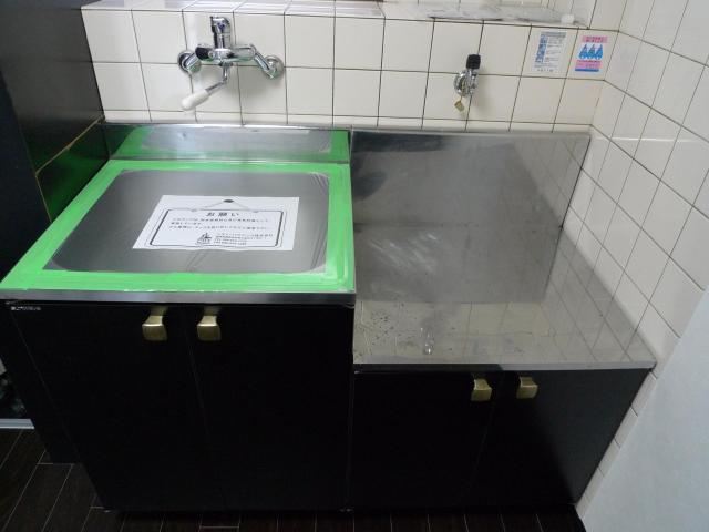 キッチン　※同タイプ部屋の写真です。