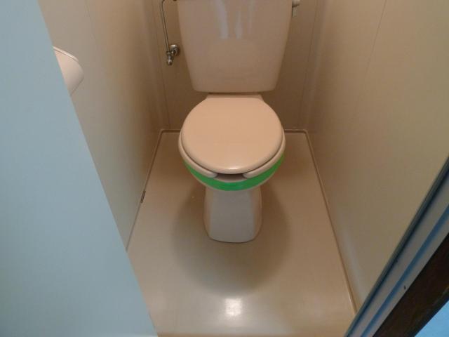 トイレ　※同タイプ部屋の写真です。