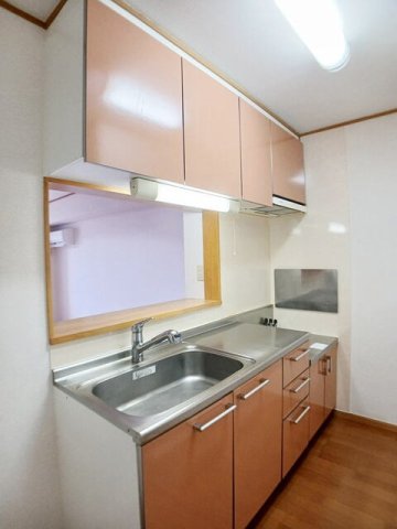 キッチン　コンパクトなキッチンで掃除もラクラク