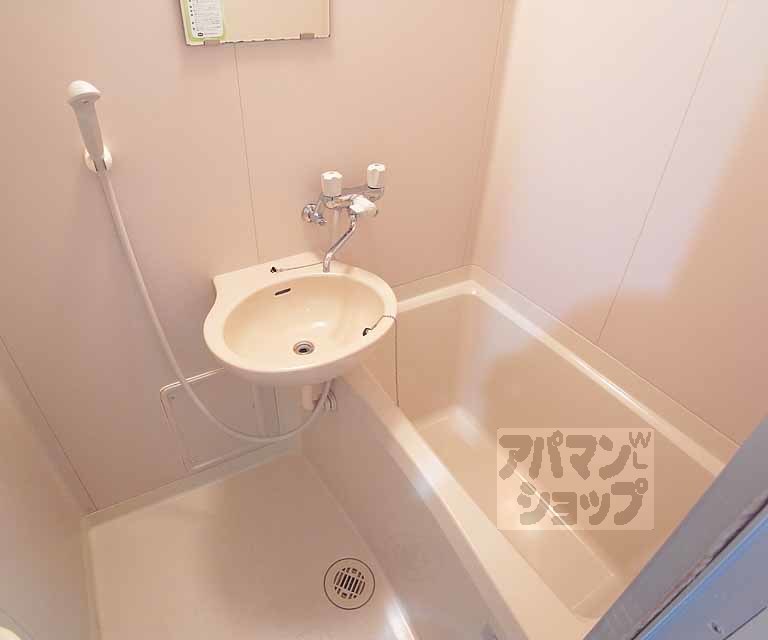 バス・シャワールーム　セパレートです。