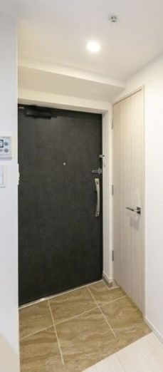 玄関　※別部屋の参考写真です。