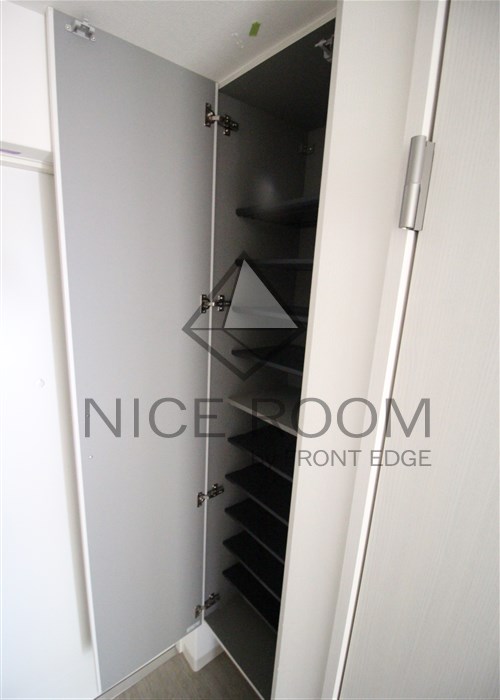 収納　フォーリアライズ南堀江ヴィータ　収納