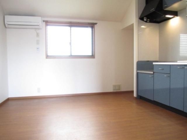 居室・リビング　ダイニングキッチン7.7帖です