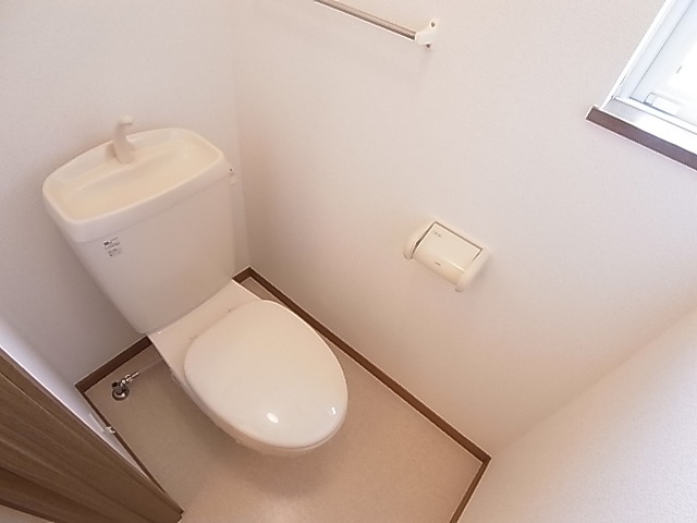 トイレ　別部屋参考写真