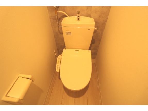 トイレ　壁紙がおしゃれなトイレ♪