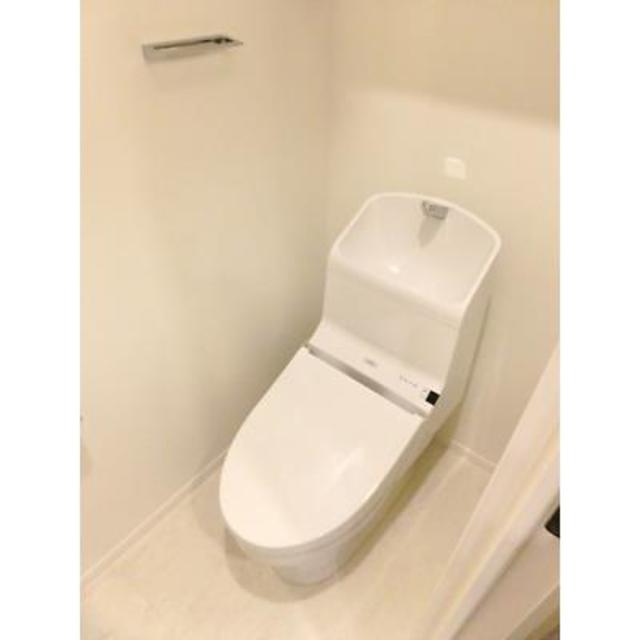 トイレ　※写真は同タイプ住戸です。