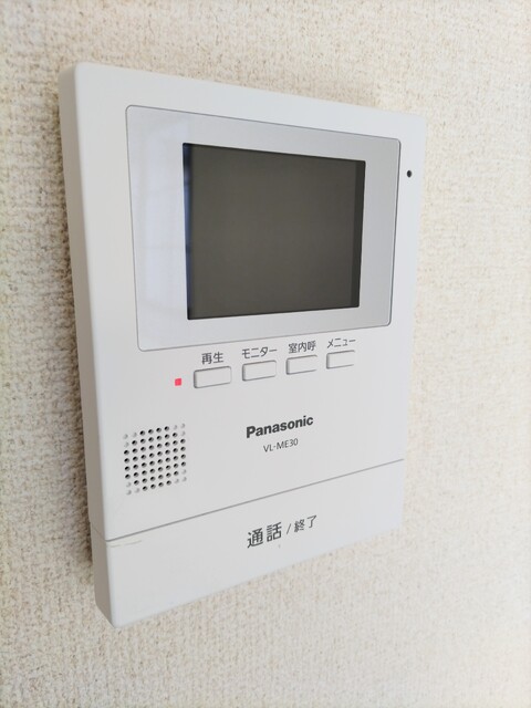 セキュリティ　★★モニター付きインターホンで室内にいながら来客対応が出来ま