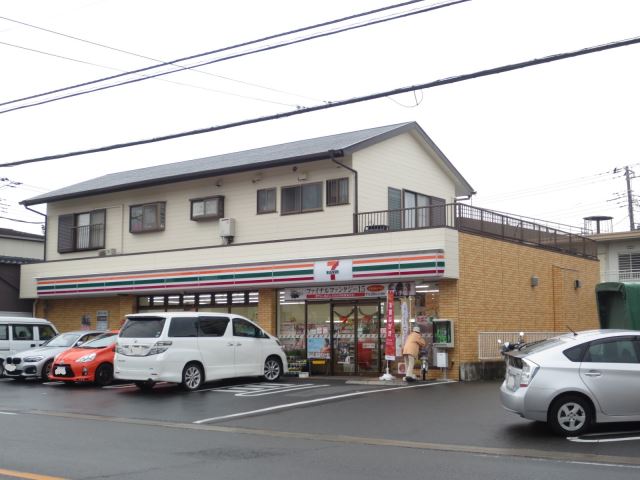 コンビニ　セブンイレブン（コンビニ）まで240m