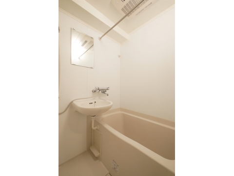 バス・シャワールーム　※別部屋の参考写真です。