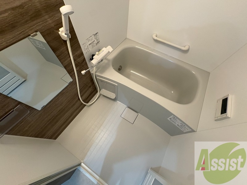 バス・シャワールーム　お風呂になります。一日の疲れを癒してくださいね。