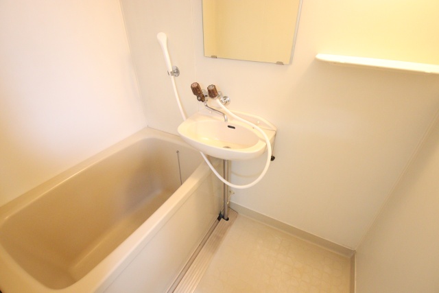 バス・シャワールーム　別室の参考写真です。※現況優先