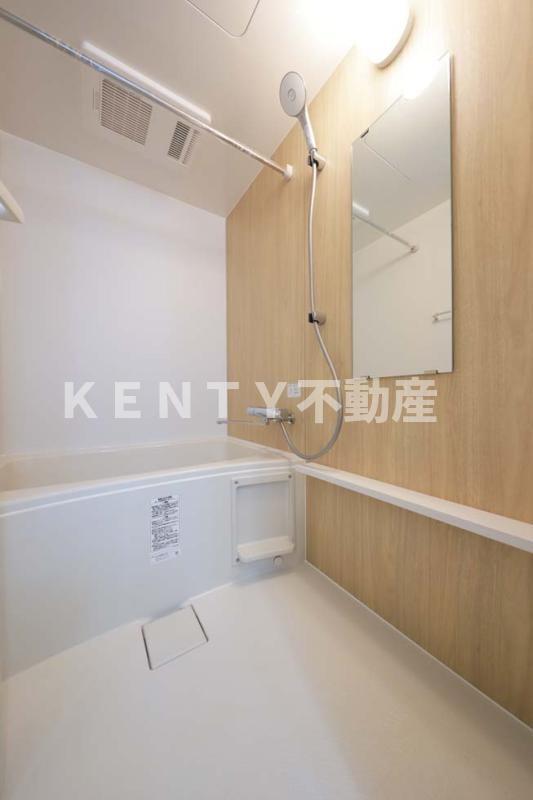 バス・シャワールーム　落ち着いた空間のお風呂です