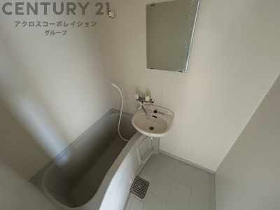 バス・シャワールーム　シンプルな浴室です！