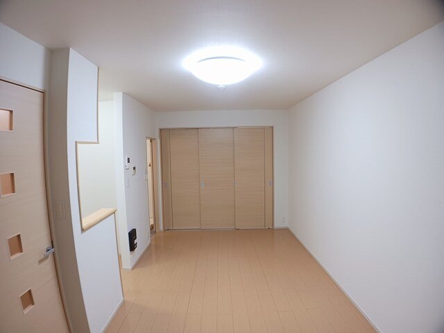 居室・リビング　こちらのリビングで趣味の時間をお楽しみください