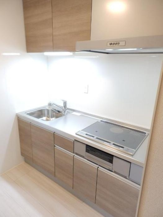 キッチン　システムキッチン（3口IHコンロ）
