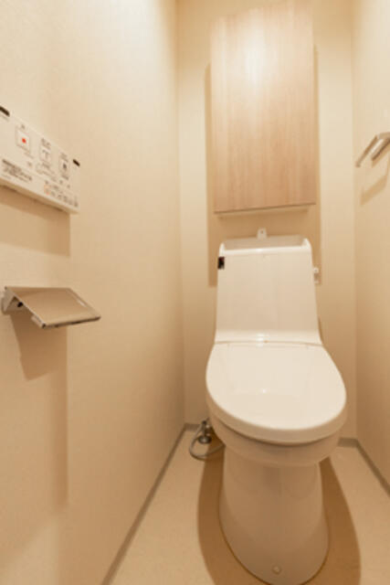 トイレ　※写真は同タイプ住戸です。