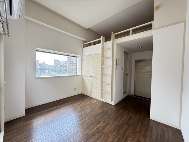 居室・リビング　別部屋参考写真です